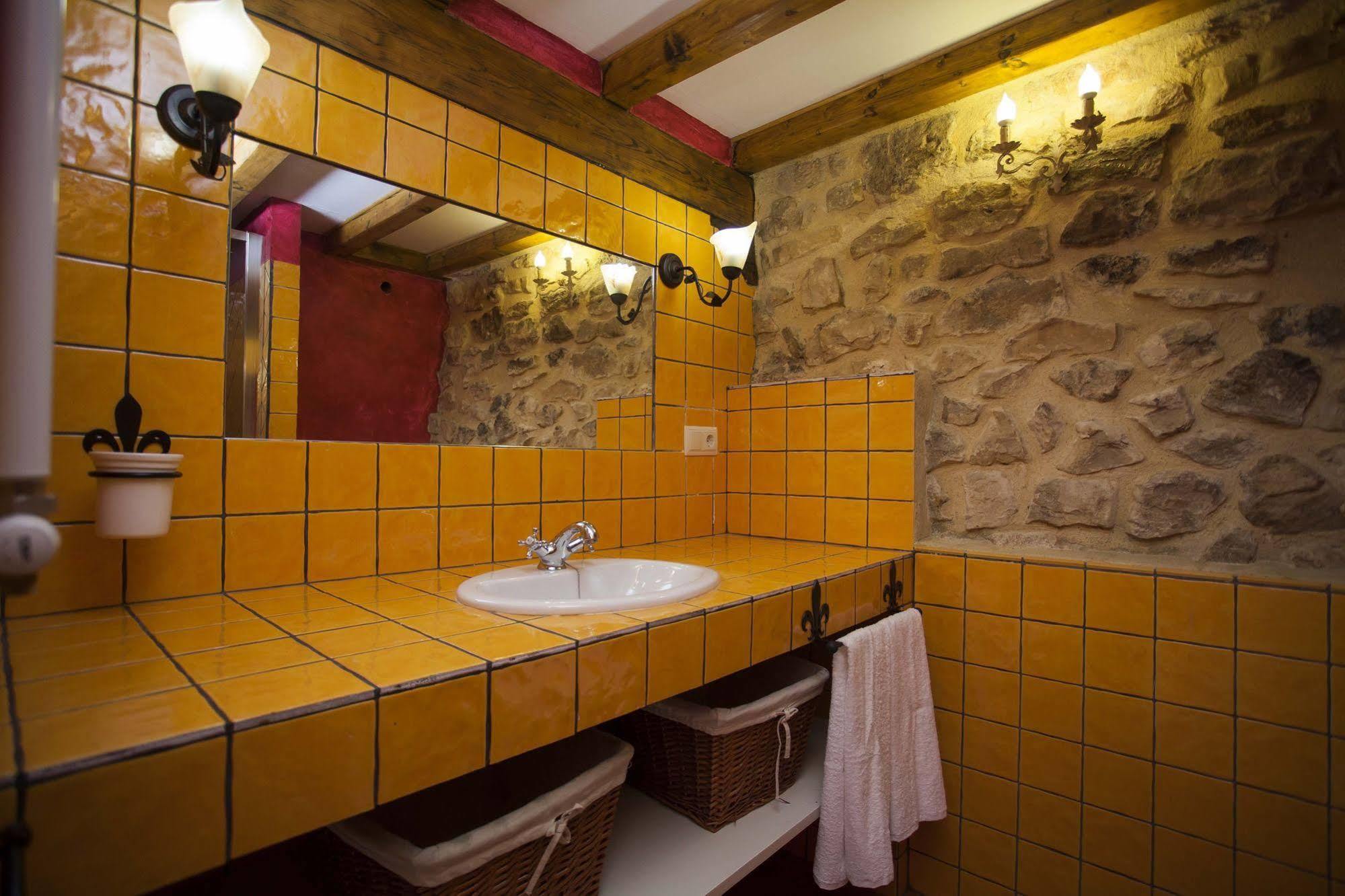 Hotel Rural La Torre De Bisjueces Zewnętrze zdjęcie